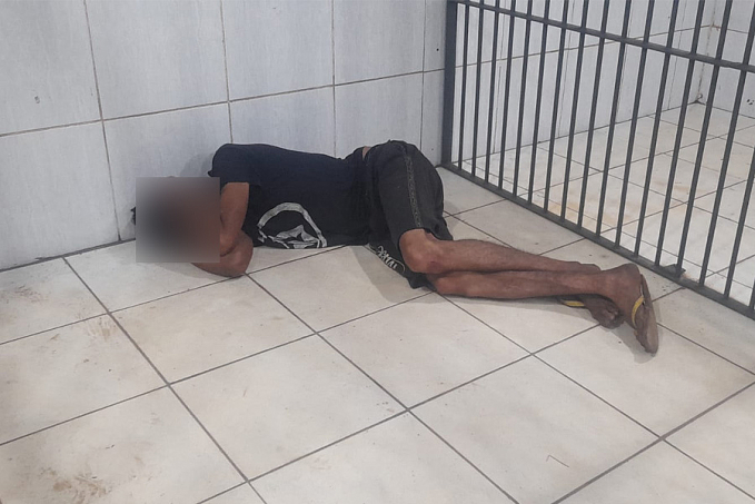 SE DEU MAL: Suspeito de furto entra em luta corporal com PM à paisana e apanha da população na capital - News Rondônia