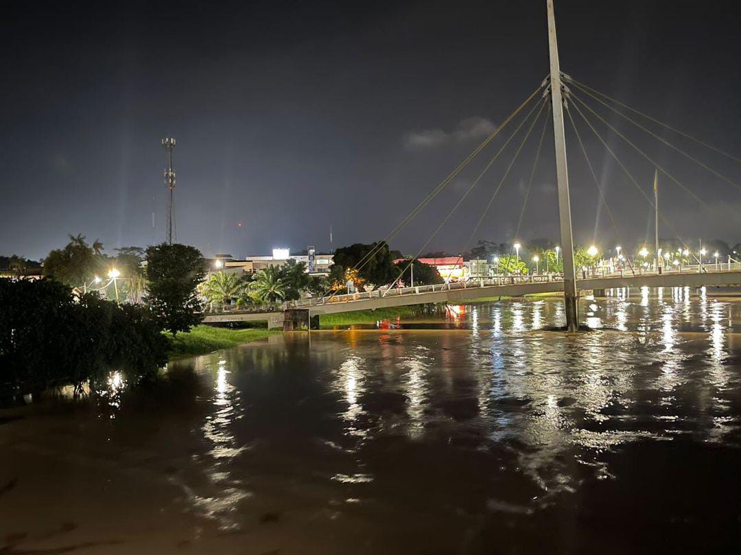 Rio Acre ultrapassa a cota de transbordamento desabrigando várias famílias em Rio Branco - News Rondônia
