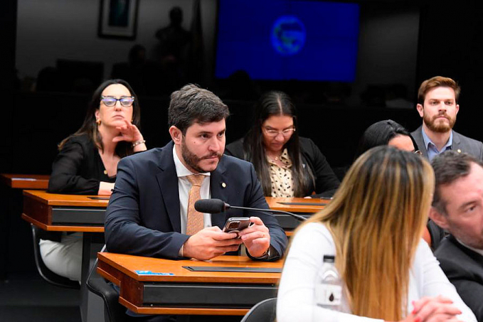 Deputado Federal Maurício Carvalho encaminha ofício ao Ministério da Saúde solicitando que o envio da vacina Qdenga seja inserida com maior brevidade no SUS - News Rondônia