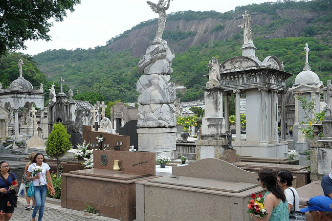 Cemitérios do país recebem visitas guiadas e viram museus a céu aberto - News Rondônia
