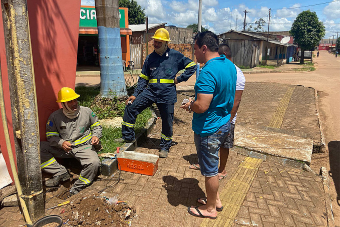 EMDUR revitaliza iluminação em praça a pedido do vereador Edimilson Dourado - News Rondônia