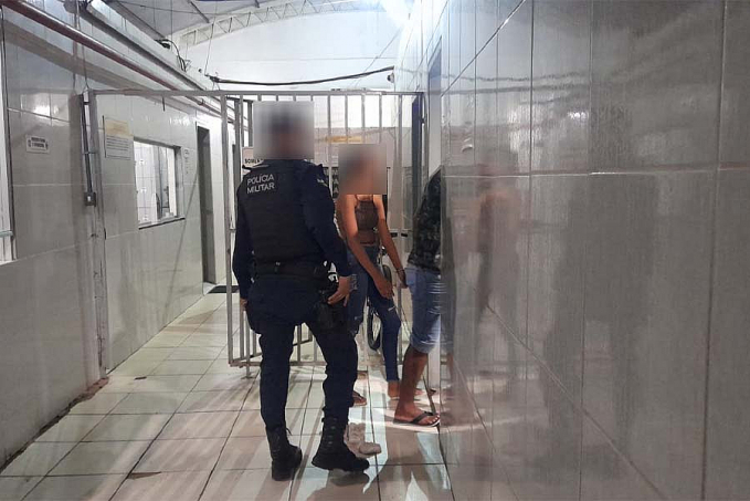 Casal é preso com moto roubada na zona sul - News Rondônia