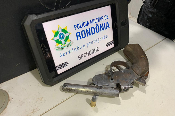 Polícia recebe denúncia e prende suspeito com arma em reunião de jovens no Cristal da Calama - News Rondônia