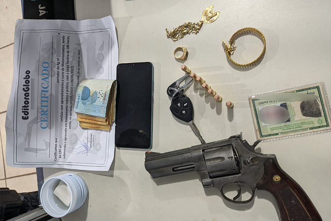 Acusado de roubo é preso pela PM com arma de fogo - News Rondônia