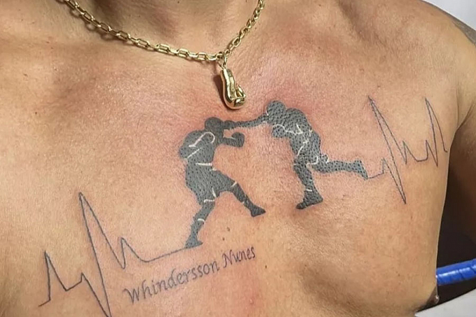 Popó tatua luta com Whindersson no peito - 'Na pele e no coração' - News Rondônia