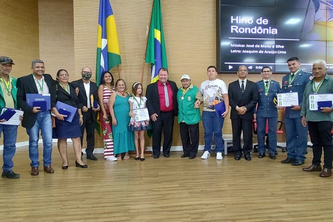 Deputado Dr. Neidson entrega Medalhas do Mérito Legislativo e Mérito Cultural à personalidades de Rondônia - News Rondônia