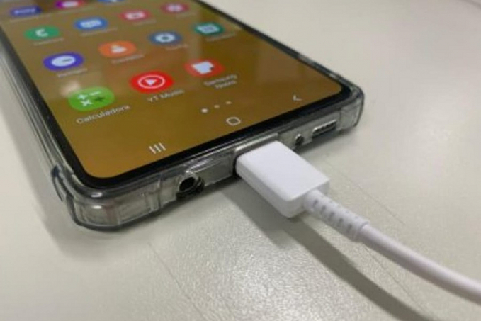 Energisa alerta para os perigos de usar celular conectado à tomada - News Rondônia