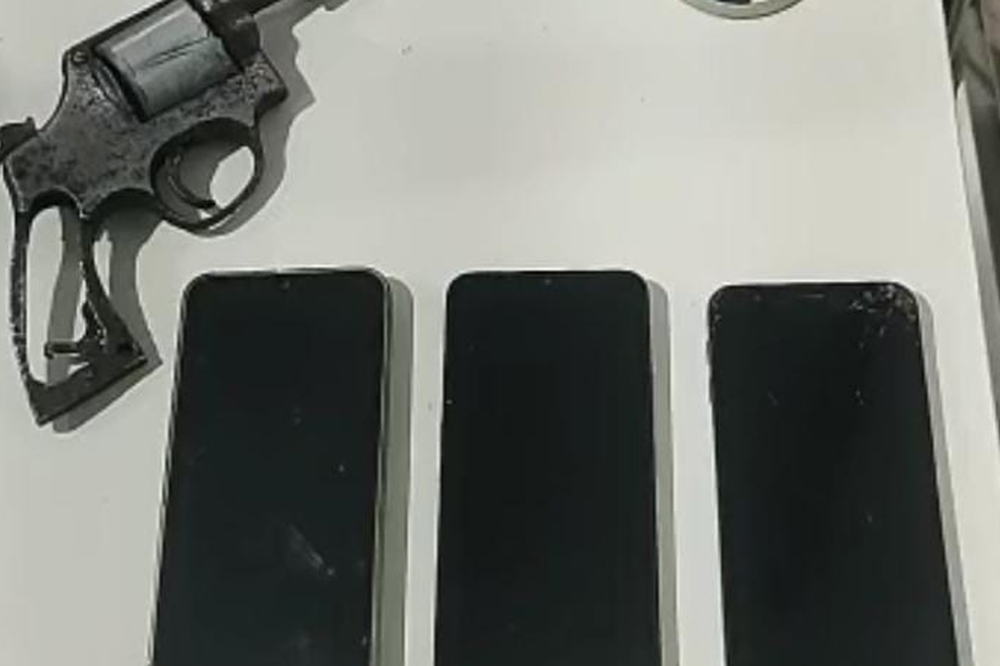 VÁRIOS ROUBOS: Assaltante é preso com arma, moto e celulares roubados na zona leste - News Rondônia