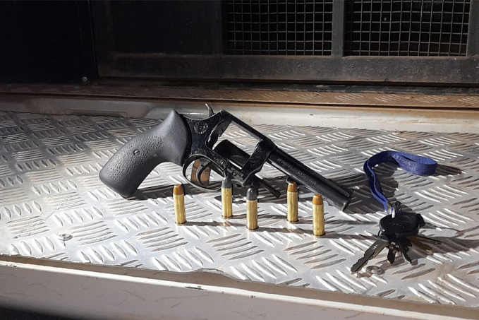 Dupla é presa com arma e moto roubada após perseguição na zona leste - News Rondônia