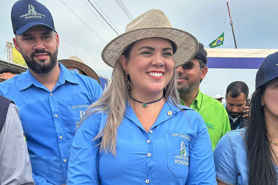 Deputada Cláudia de Jesus celebra 10 anos de Rondônia Rural Show homenageando seus fundadores - News Rondônia