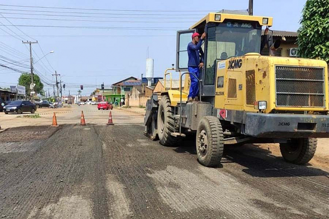 Rua Pau Ferro é recapeada a pedido do vereador Edimilson Dourado - News Rondônia