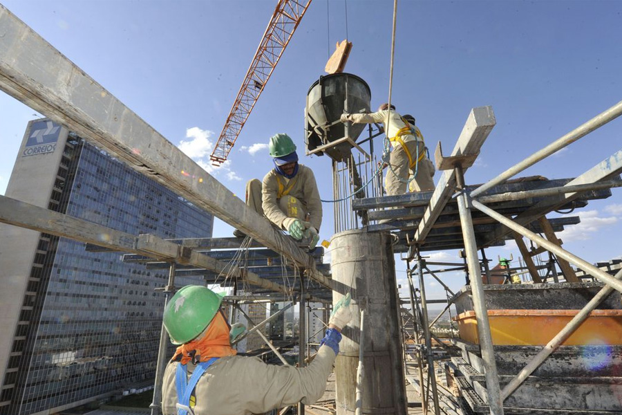 Desempenho da pequena indústria melhora, mas matéria-prima preocupa - News Rondônia
