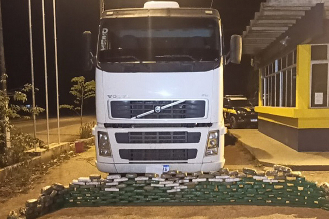 Motorista de carreta é preso com 200 kg de cocaína da Bolívia - News Rondônia