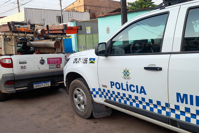 ATUALIZADA: Mulher é presa após ameaçar funcionários da Energisa com revólver durante corte - News Rondônia