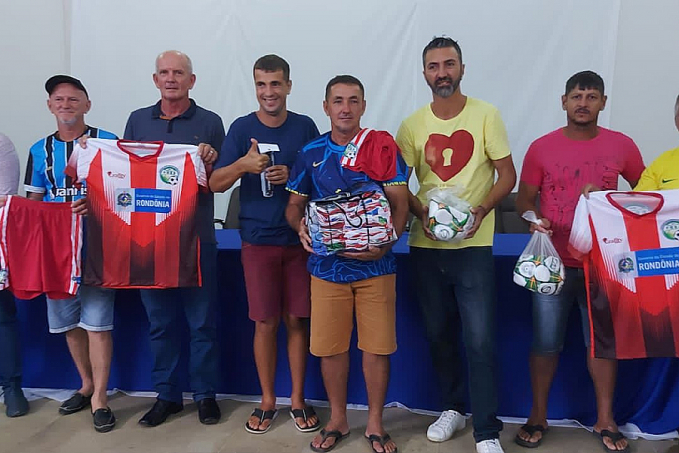 Deputado Alex Redano destina Kits de material esportivo para mais seis municípios - News Rondônia