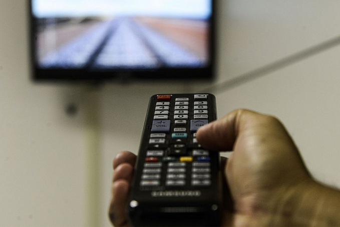 Jovens de até 24 anos veem 7 vezes menos TV aberta do que idosos - News Rondônia