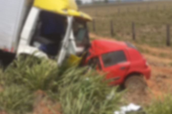 Casal de idosos morre em acidente entre carro e caminhão na BR-364 - News Rondônia