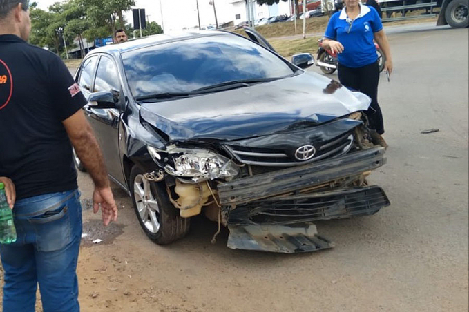 Jaru: Acidente de Trânsito no cruzamento entre a rua JK e Afonso José envolvendo dois veículos - News Rondônia