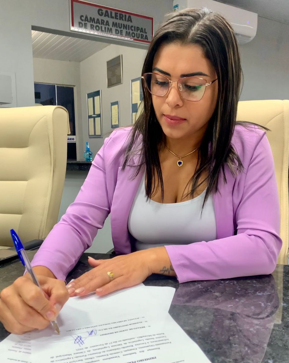 Aprovado Anteprojeto da vereadora Juliana que obriga os estabelecimentos anexar avisos sobre crimes contra crianças e adolescentes em Rolim de Moura - News Rondônia