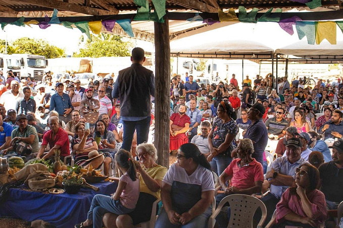 Em grande evento, governo entrega máquinas e benefícios a produtores rurais de Vilhena, veja fotos - News Rondônia