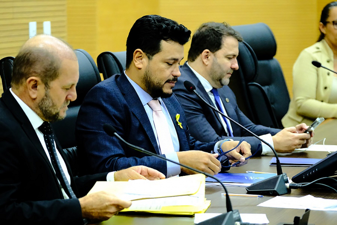 Assembleia Legislativa aprova reajuste de 14,95% para profissionais da Educação - News Rondônia