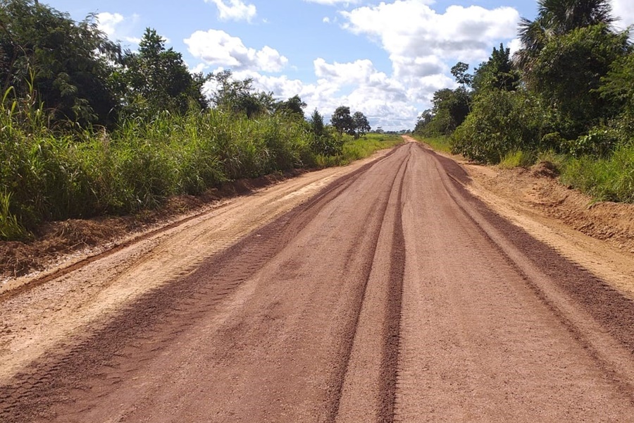 DER utiliza rejeito de calcário para recuperar pontos críticos na RO-267 - News Rondônia