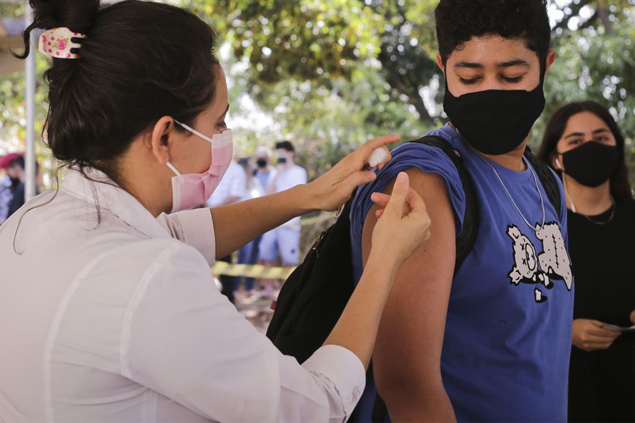 Covid-19: cerca de 21,5 milhões de brasileiros não tomaram 2ª dose - News Rondônia