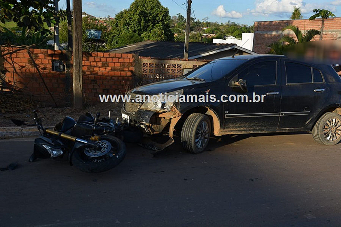 Condutor de motocicleta é socorrido ao hospital após bater de frente com carro parado em Jaru - News Rondônia