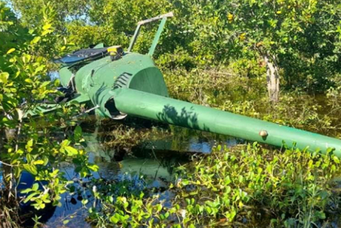 Helicóptero lotado de cocaína que viria para o Brasil cai em uma área pantanosa em Santa Cruz de la Sierra - News Rondônia