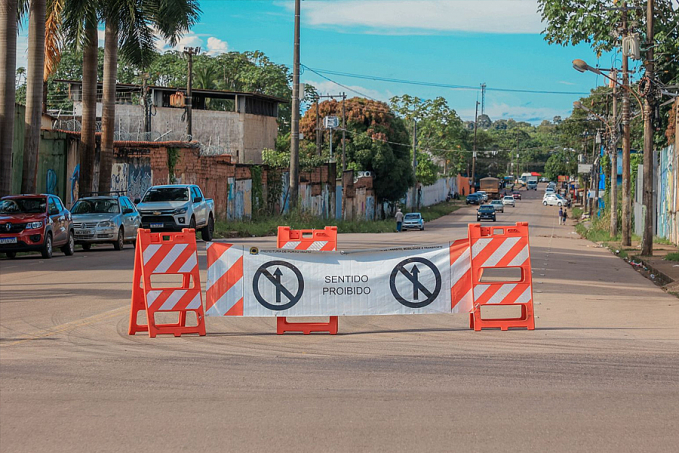 Prefeitura faz adequações nas vias próximas da rodoviária temporária para melhor segurança no trânsito - News Rondônia