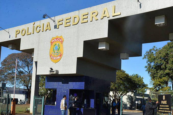 PF cumpre mandados por busca de armas da deputada Carla Zambelli - News Rondônia