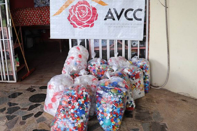 Sejus entrega tampinhas recolhidas em gincana da Polícia Penal à Associação Voluntária de Combate ao Câncer de Porto Velho - News Rondônia