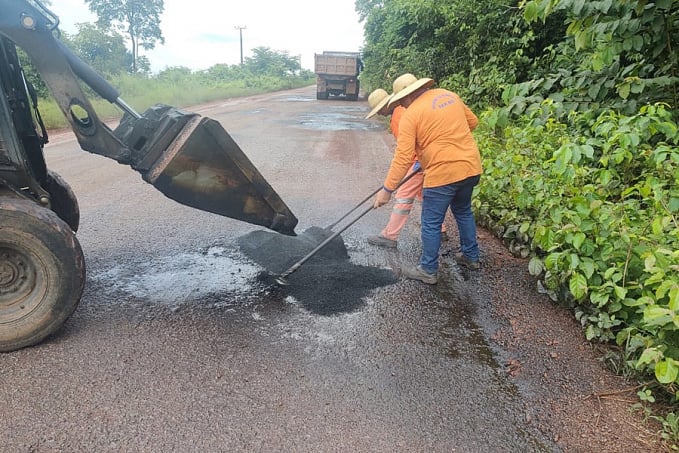 DER conclui manutenção e recuperação da RO-267 e RO-135 em Castanheiras - News Rondônia