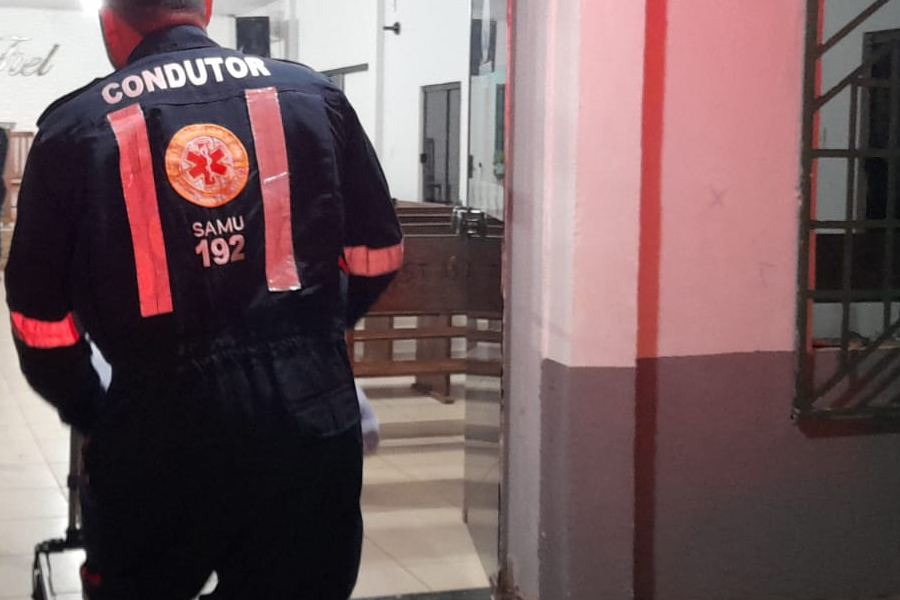 URGENTE: Homem tem faca cravada nas costas em tentativa de homicídio na zona leste - News Rondônia