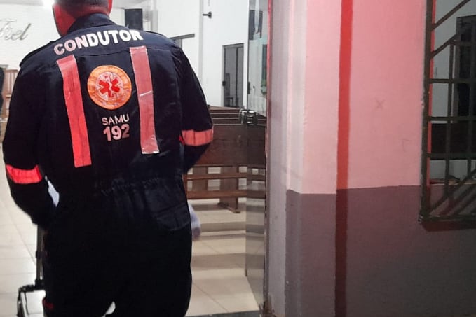 URGENTE: Homem tem faca cravada nas costas em tentativa de homicídio na zona leste - News Rondônia