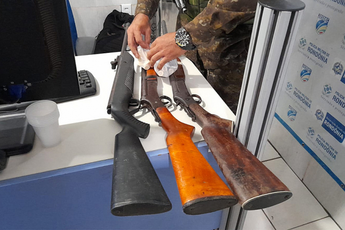 Batalhão Ambiental prende trio com armas e carne de caça em distrito - News Rondônia
