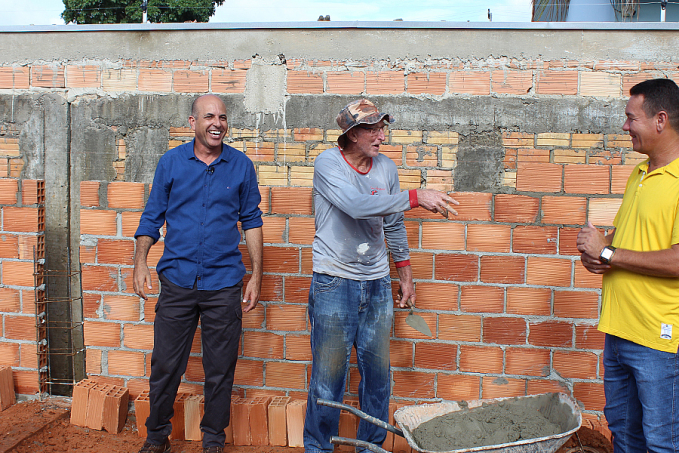 Deputado Ismael Crispin visita obras em escola infantil de São Miguel do Guaporé - News Rondônia