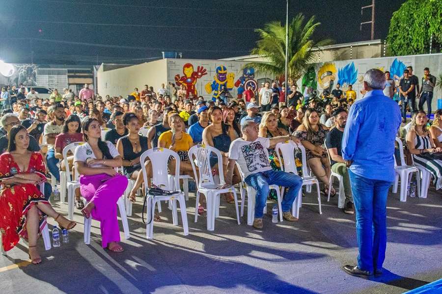 Carlinhos Camurça é recebido por multidão em encontro com jovens na capital - News Rondônia
