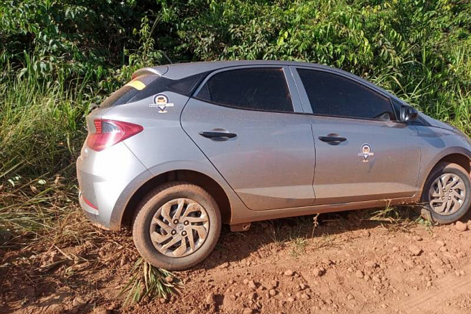 Armado com duas facas, ladrão amarra motorista de aplicativo e foge com carro - News Rondônia