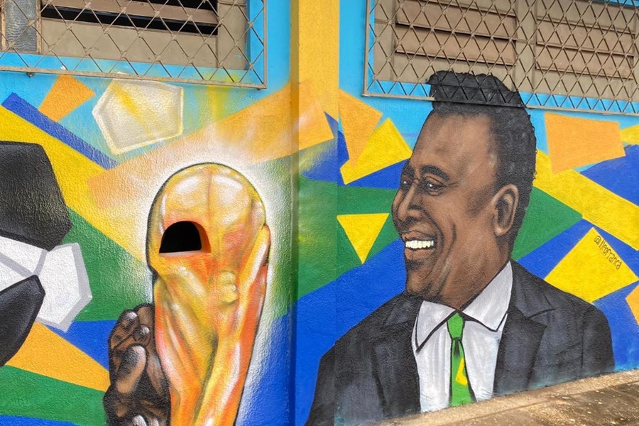Artistas grafiteiros embelezam o muro do Estádio Aluízio Ferreira - News Rondônia