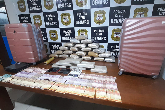 ATUALIZADA: Digital influencer é presa com mais de 30kg de skunk em residência na zona leste - News Rondônia