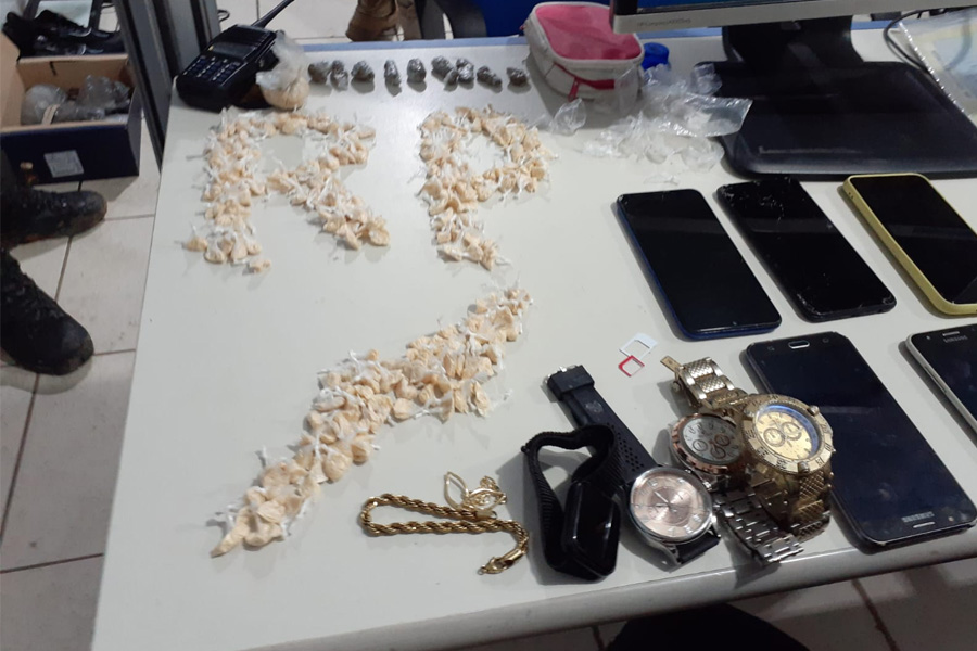 Moradora de rua é presa após furtar arma de médico legista e vender em boca de fumo - News Rondônia