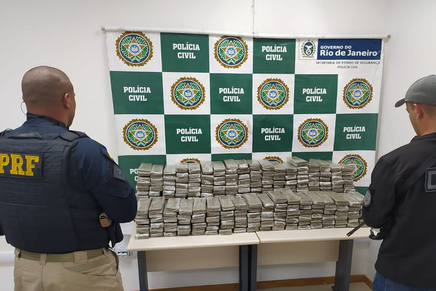 Polícia apreende 250 quilos de maconha em Angra dos Reis - News Rondônia