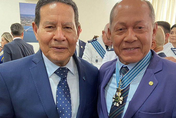 Deputado Coronel Chrisóstomo é homenageado com a medalha da Ordem do Mérito Aeronáutico, maior comenda da Força Aérea Brasileira - News Rondônia