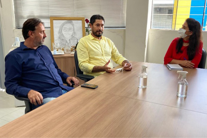 Vereador Márcio Pacele participa de reunião na SEMED para discutir sobre paralisação das aulas presenciais na Ponta do Abunã - News Rondônia