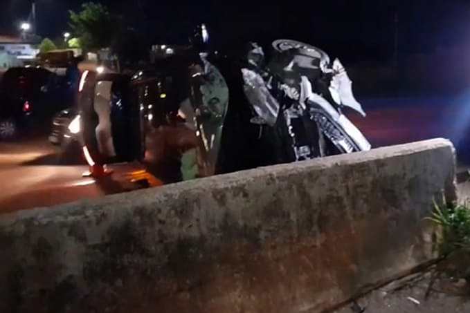 ATUALIZADA: Fiat Argo tomba em grave acidente na BR-364 em Porto Velho - News Rondônia