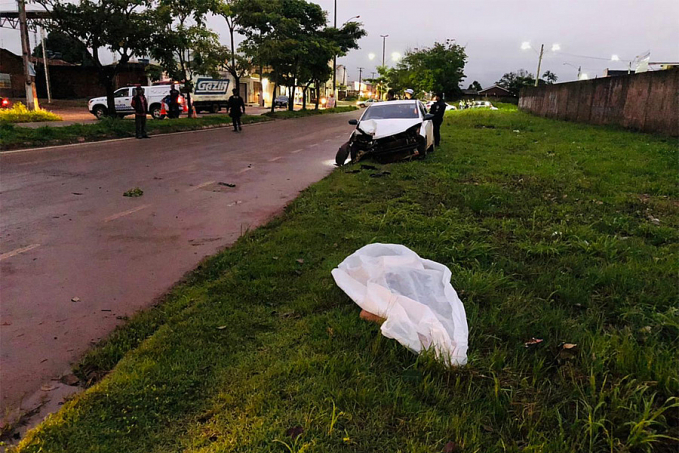 Motorista perde controle da direção de carro, derruba árvore e jovem é encontrado morto - News Rondônia