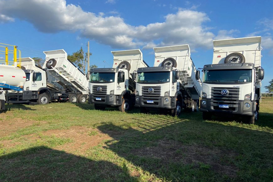 Quarenta e três caminhões adquiridos com recursos do Programa Calha Norte são entregues a municípios de Rondônia - News Rondônia