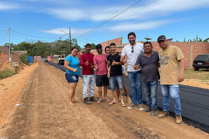 Vereador Márcio Pacele acompanha serviço de pavimentação asfáltica no Bairro Socialista - News Rondônia