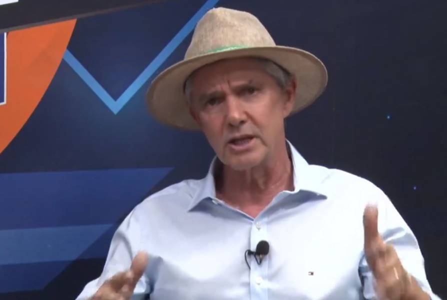 Bolsonaro é quem decide. A globo é a emissora mais poderosa do país. Vai vencer quem tem a caneta ou o poder sobre a opinião pública? - News Rondônia